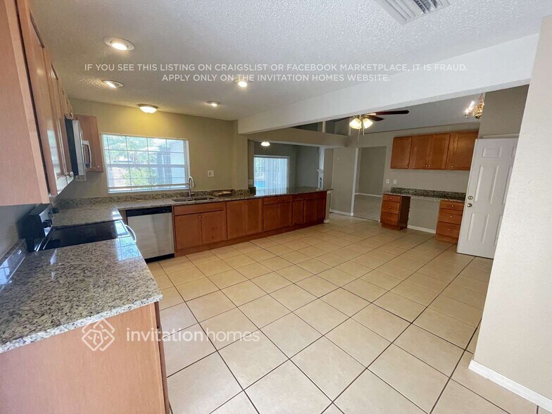 Building Photo - 1840 Candlestick Ct