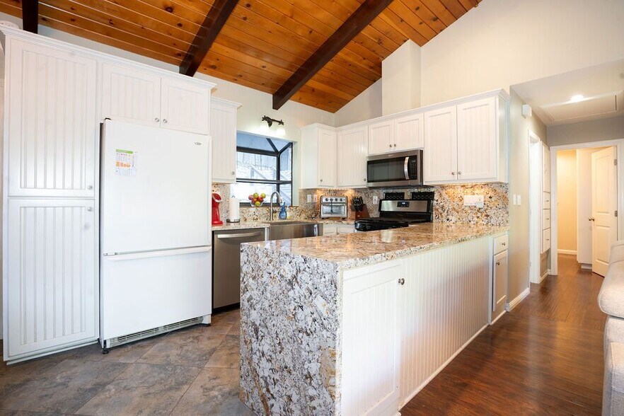 Building Photo - 24933 Faulhorn Dr