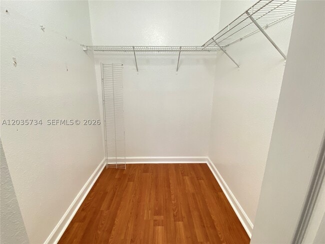 Building Photo - 1658 SE 28th Ct