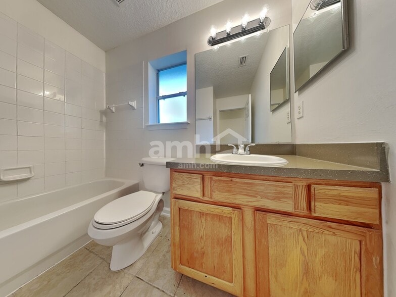 Building Photo - 11670 Deep Springs Dr N