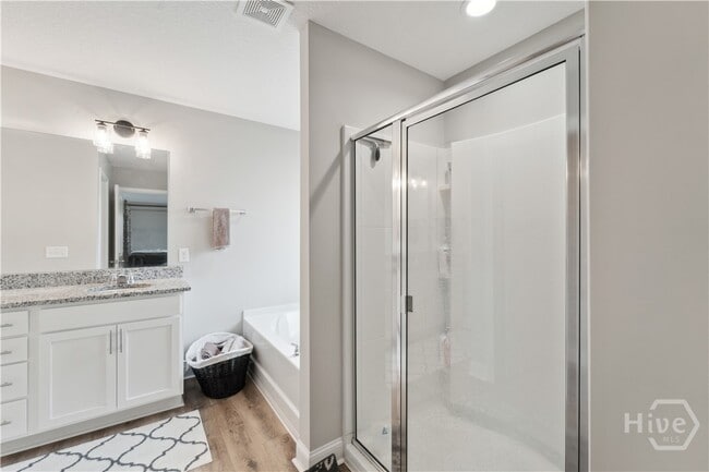 Building Photo - 601 Meloney Dr