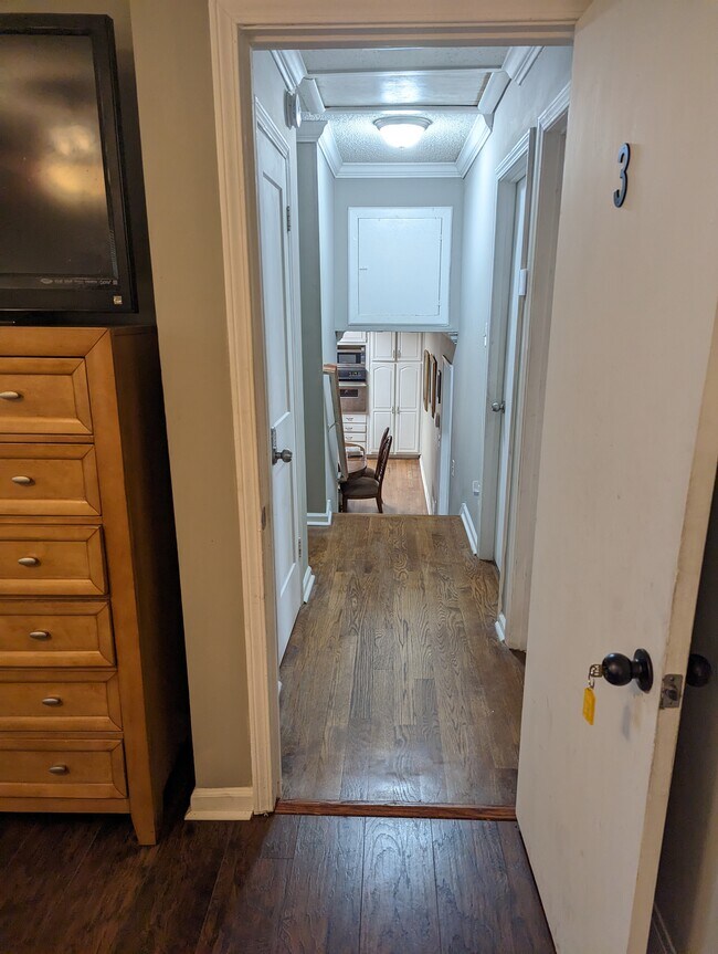 main hallway - 6585 Buckhurst Trl