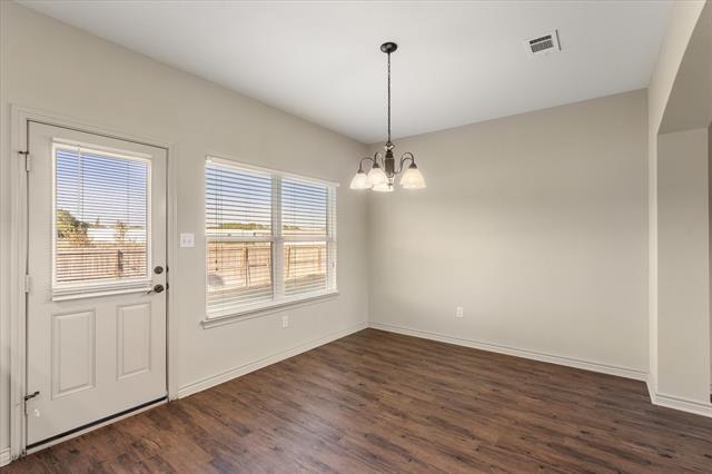 Building Photo - 208 Lasso Cir