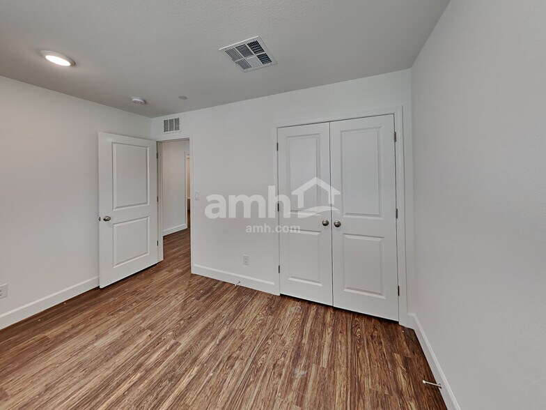 Building Photo - 3337 Blodwen St