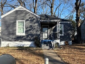 Building Photo - 5204 W 31st St