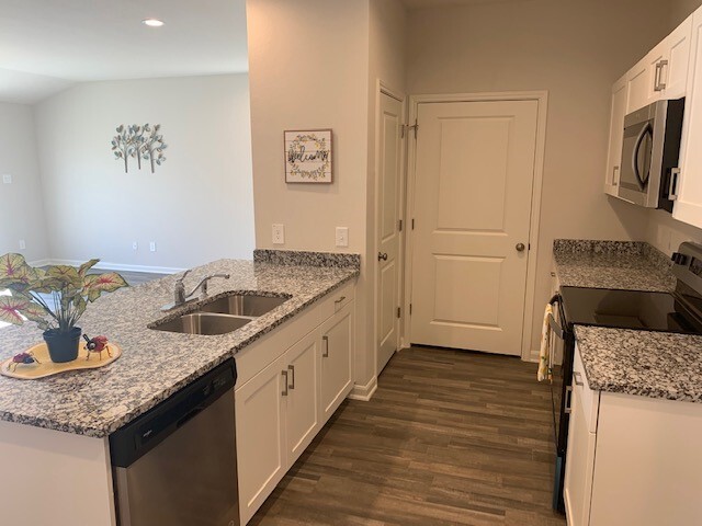 Building Photo - 107 Bering Dr