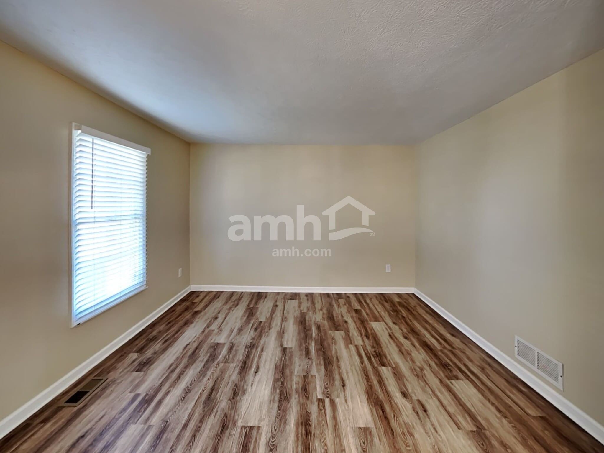 Building Photo - 8093 Willow Brook Crossing Dr