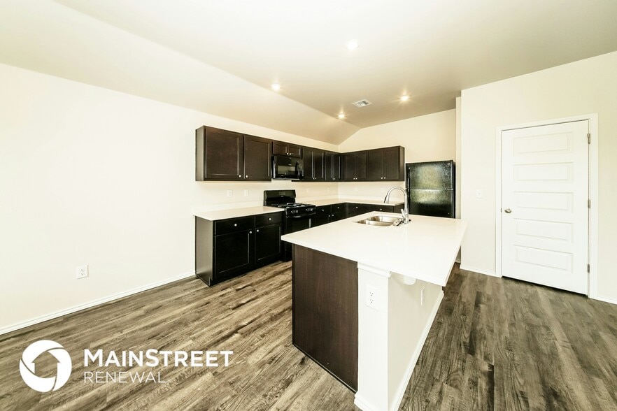 Building Photo - 9513 Laredo Ln