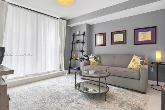 Building Photo - 1111 SW 1st Ave