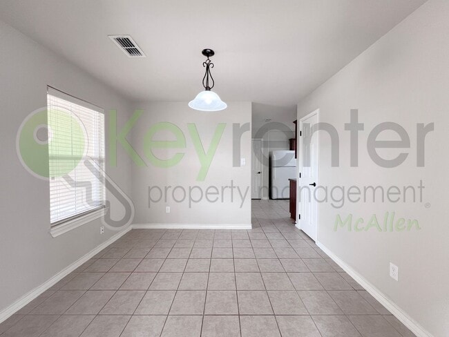 Building Photo - Beautidul 3bed/2.5 bath House in Edinburg. Don't Miss Out!