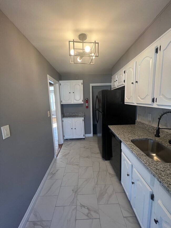 Building Photo - Lovely 3 Bedroom Home in East Baltimore