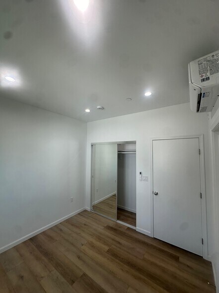 Building Photo - 709 E Magnolia Blvd