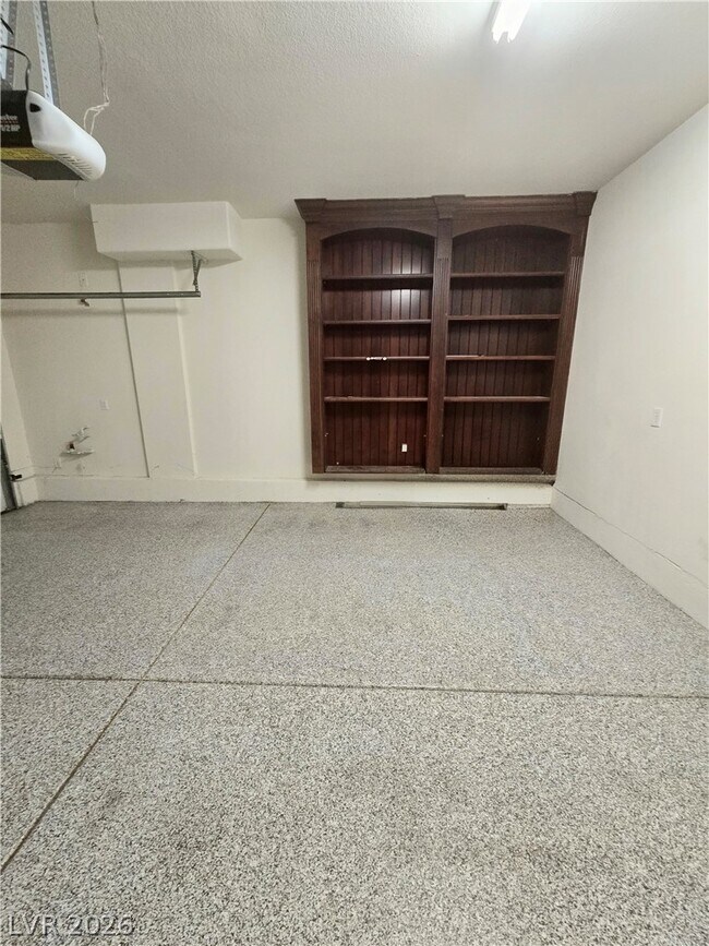 Building Photo - 9313 Night Mesa St