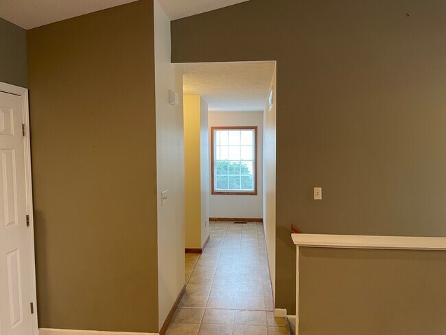 Building Photo - 5293 Emalene Rd
