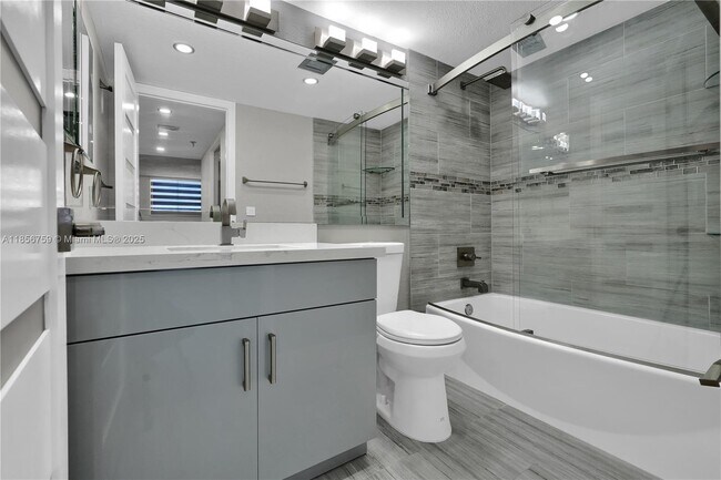 Building Photo - 5880 Collins Ave