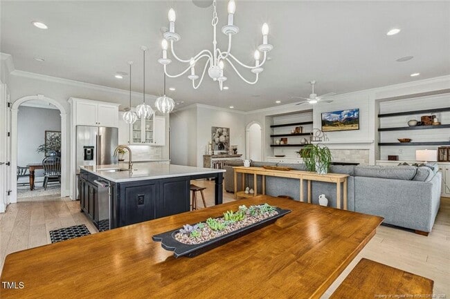 Building Photo - 2098 Amalfi Pl