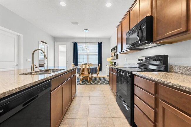 Building Photo - 7254 Duxbury Ln