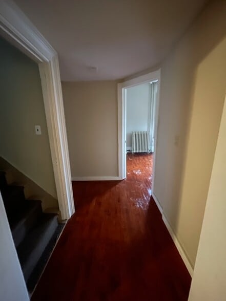 Building Photo - 929 7th St S