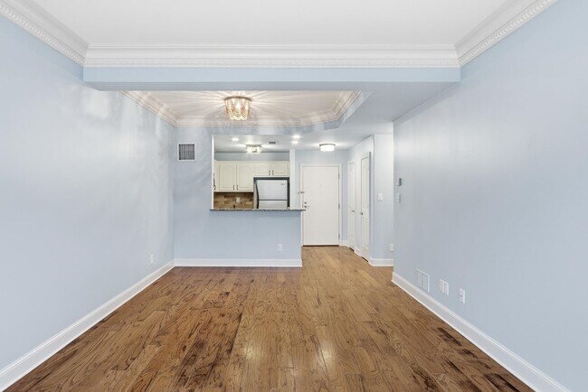 Building Photo - 5400 Park Ave