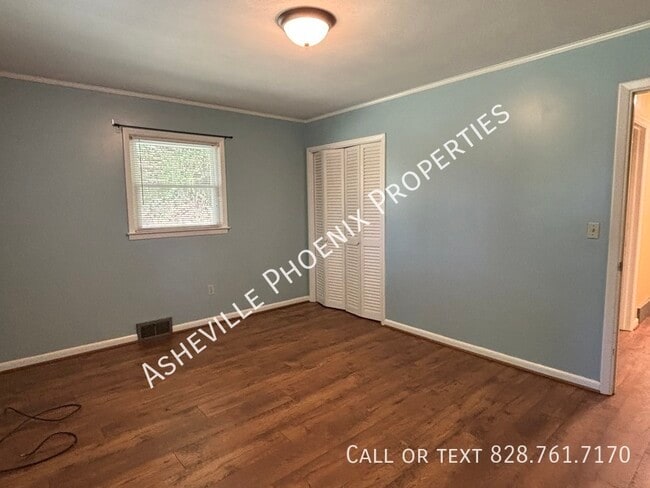 Building Photo - 154 Garland St