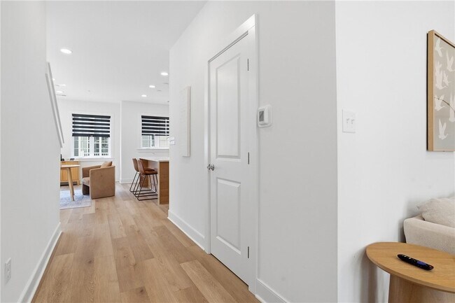 Building Photo - 4009 Cottage Wy