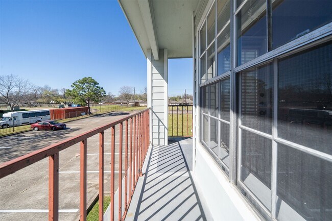 Building Photo - 10630 Westbrae Pkwy