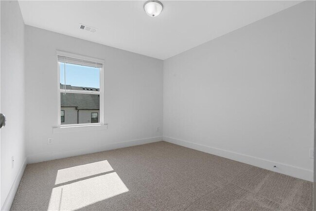 Building Photo - 64 Auburn Wds Dr