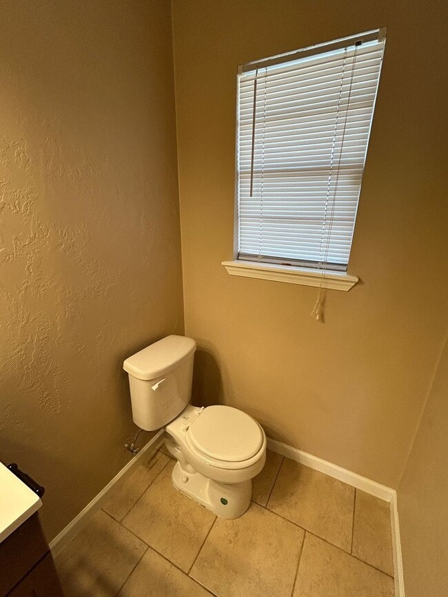 Building Photo - 3 bedroom NOW AVAILABLE in the MAC school ...