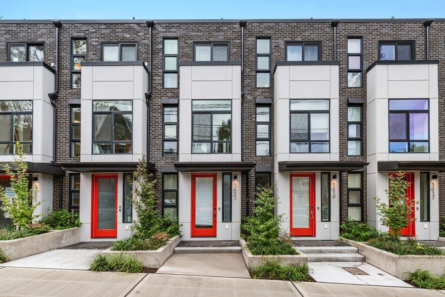 Building Photo - 1431 E Howell St