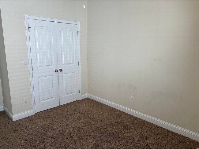 Building Photo - 292 Clearwater Dr