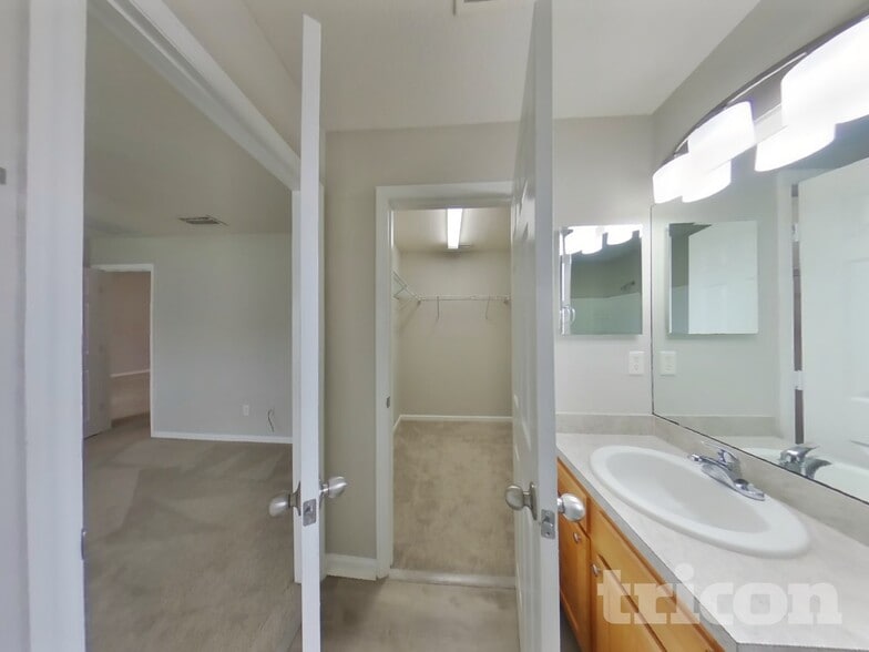 Building Photo - 86916 Cartesian Pointe Dr