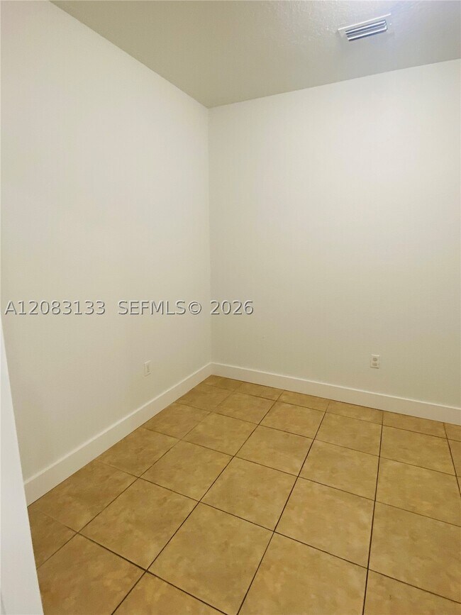 Building Photo - 21401 NW 13th Ct
