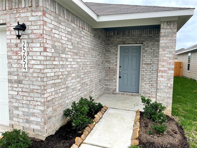 Building Photo - 25654 Northpark Palm Dr
