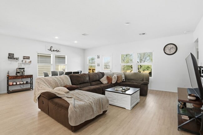 Building Photo - New Construction 3 bed 2 bath home available near Lackland AFB! Move in January!