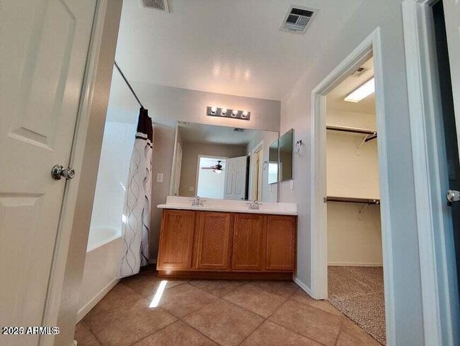 Building Photo - 1507 E Poncho Ln