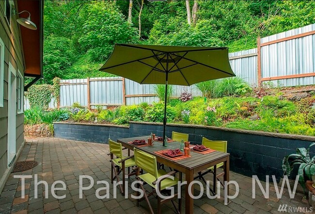 Building Photo - Adorable 3br, 2ba West Seattle Remodel * B...