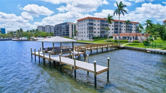 Building Photo - 1600 1st Ave W