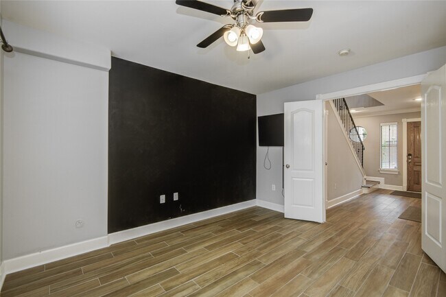 Building Photo - 5510 Blossom St