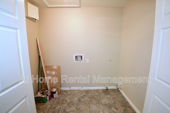 Building Photo - 6268 E Latimer St