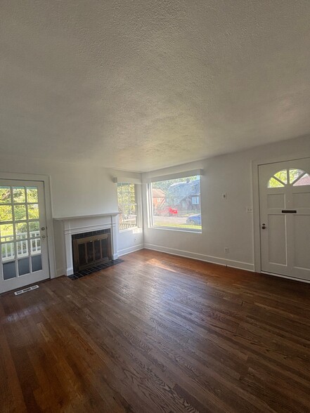 Building Photo - 1402 E 51st St