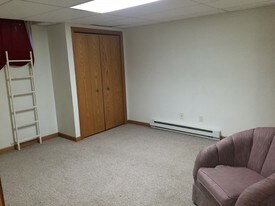 Building Photo - 109 E 2nd St