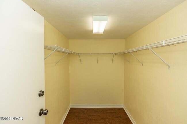 Building Photo - 12 Peruvian Ln