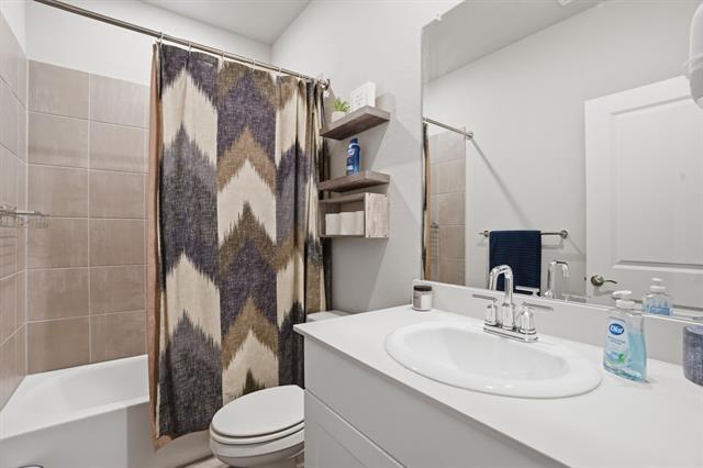 Building Photo - 5005 Emerald Hl Dr
