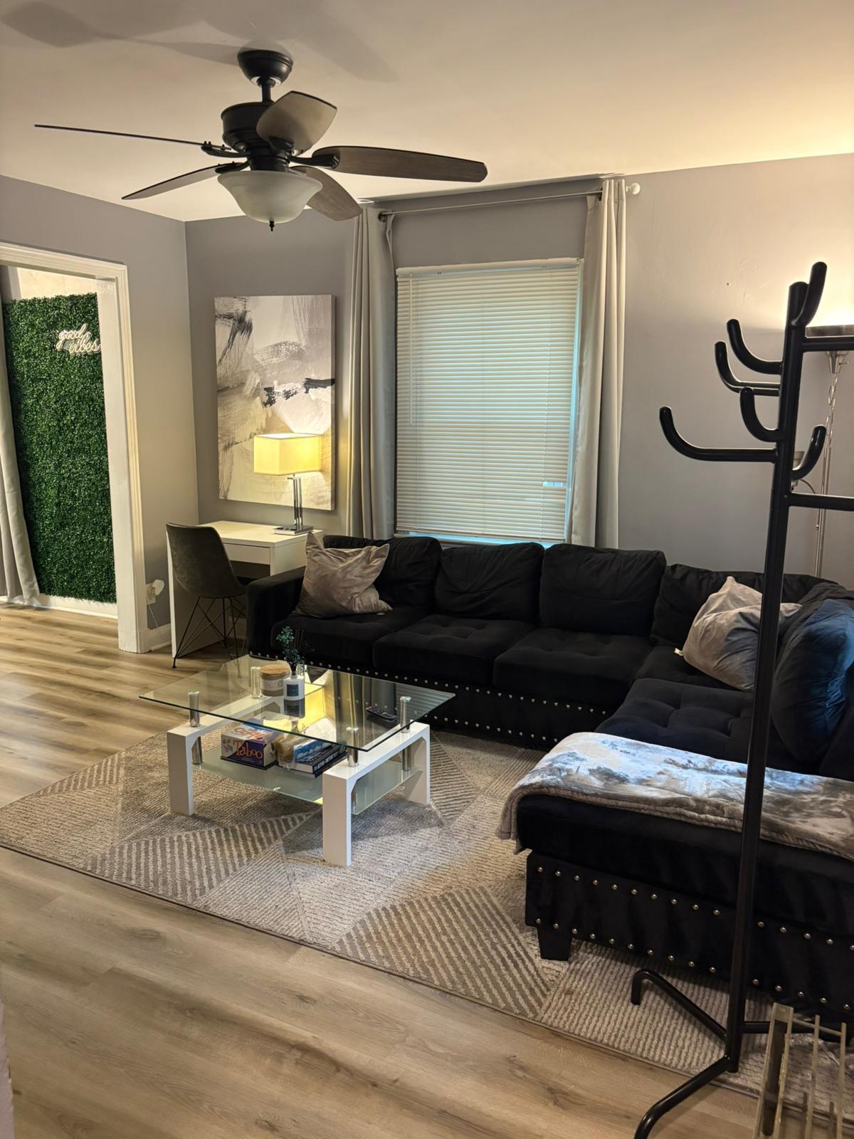 Building Photo - 127 Wilmington Pl SE