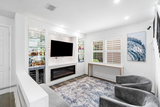 Building Photo - 8300 Calabria Lakes Drive