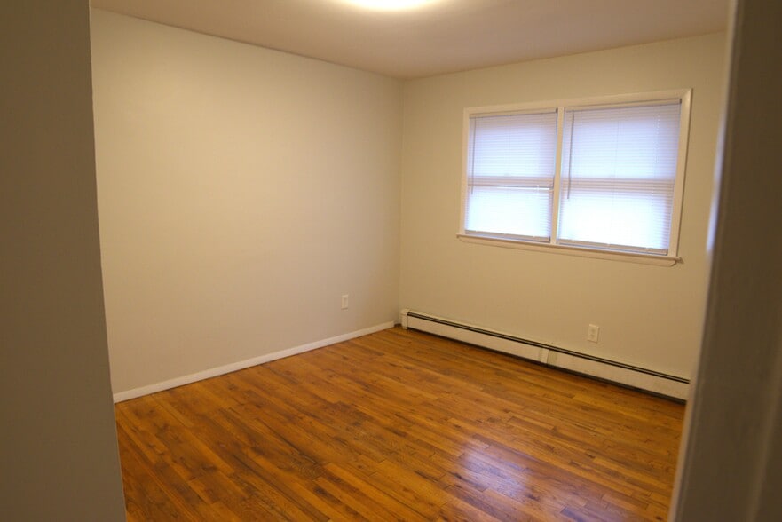 Building Photo - 393 Patton Ave