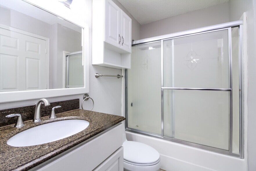 Building Photo - 1205 Hall Rd