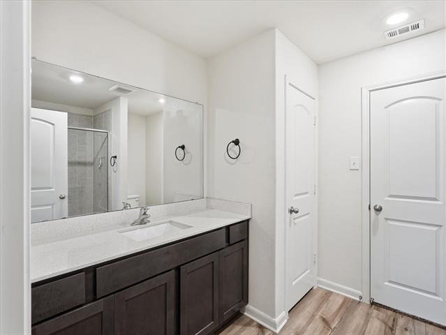 Building Photo - 3083 Chillingham Dr