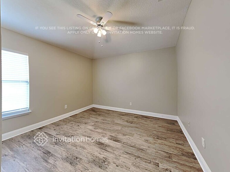 Building Photo - 671 Mandy Oaks Dr