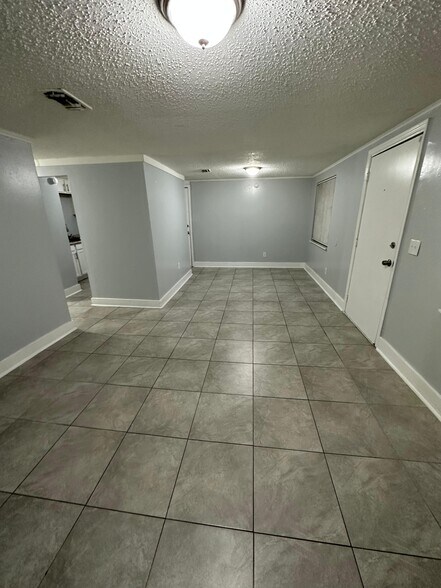 Building Photo - 1981 Hardee St